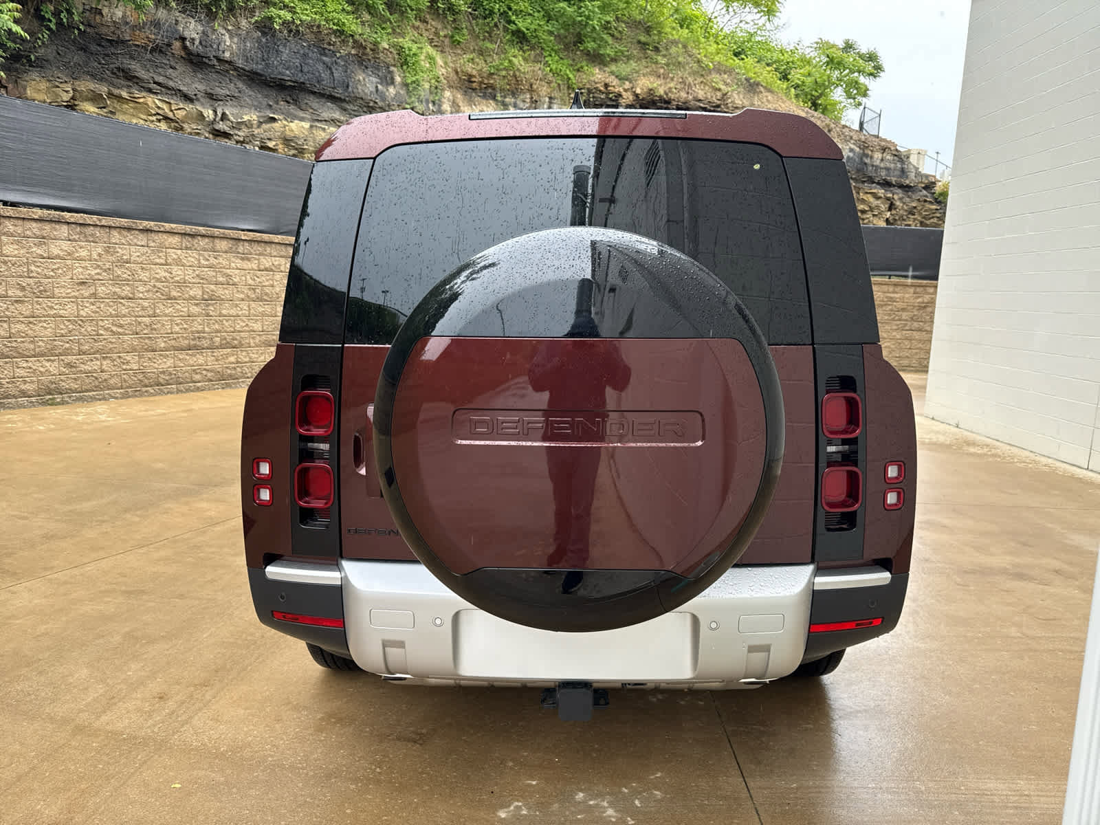 Used 2025 Land Rover Defender 130 S image 4