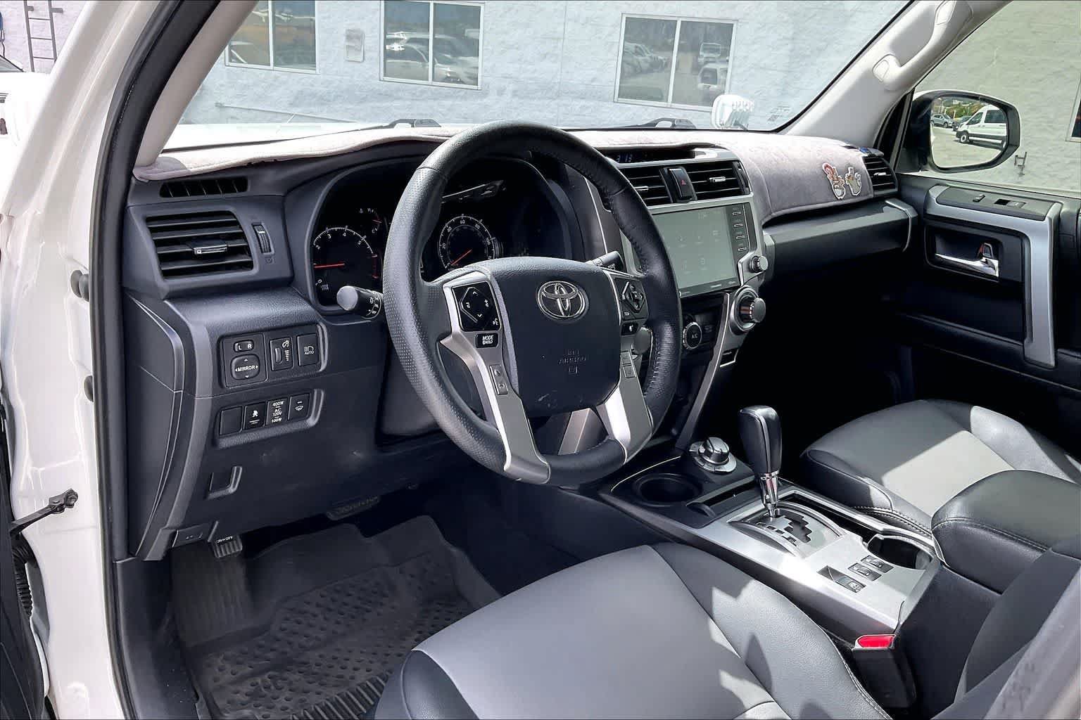 Used 2022 Toyota 4Runner SR5 Premium AWD/4WD image 2