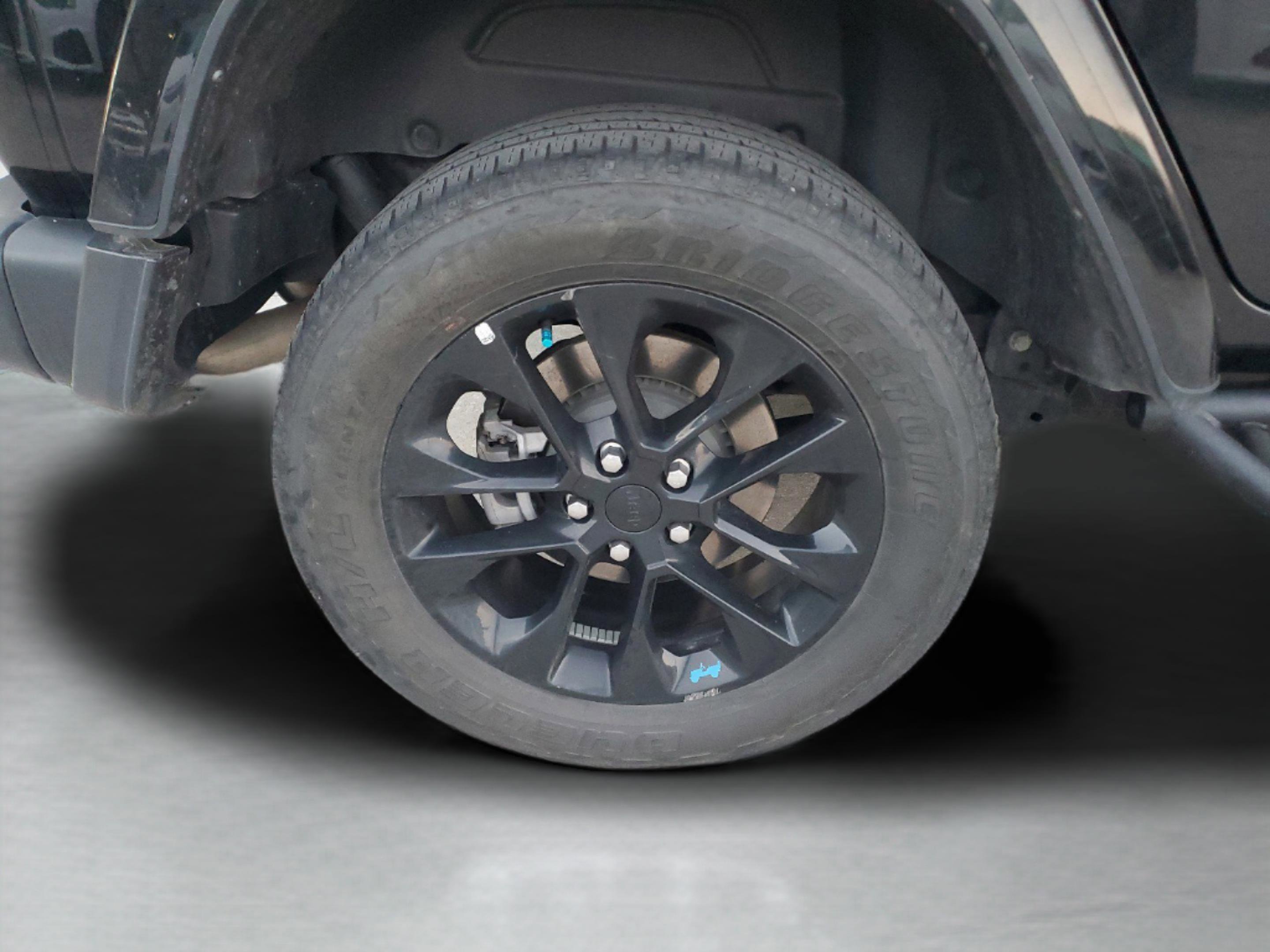 Certified 2023 Jeep Wrangler Sahara image 6