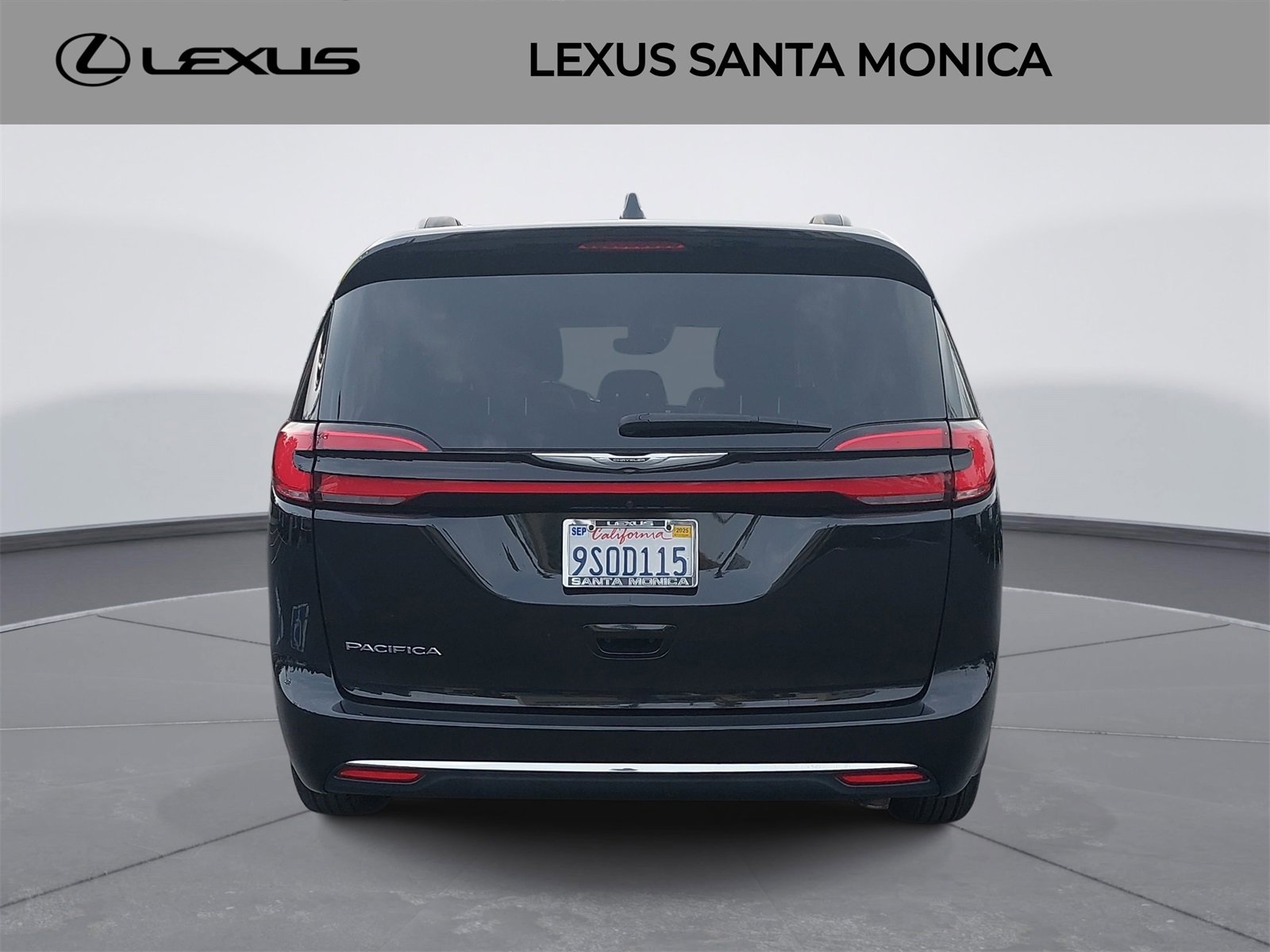 Used 2022 Chrysler Pacifica Touring-L image 6