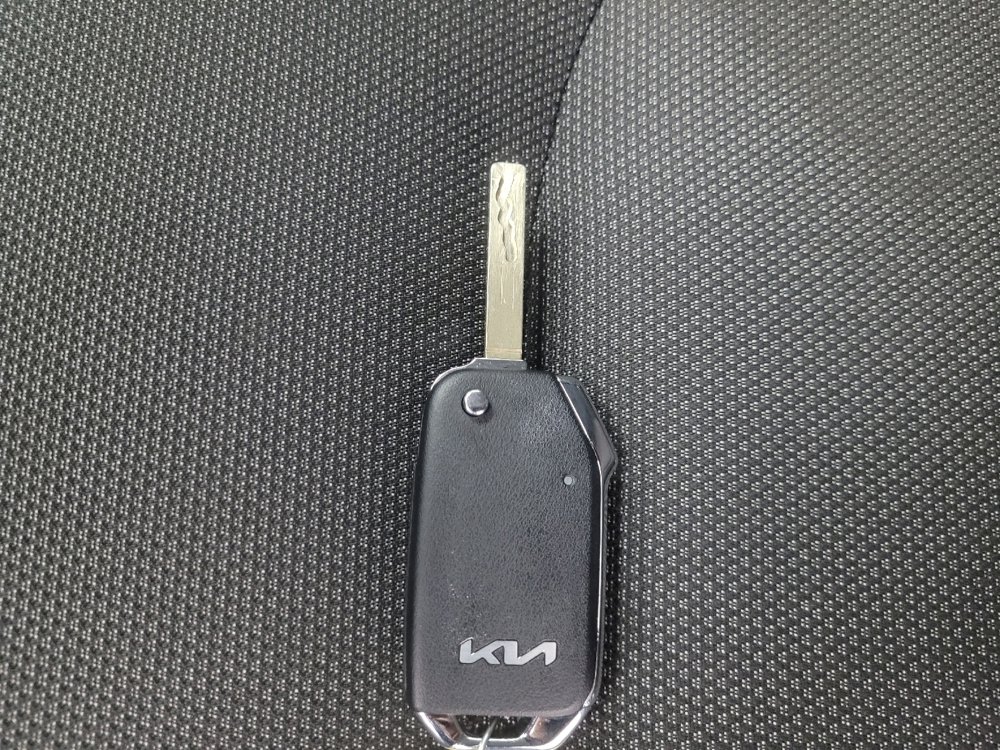 Used 2023 Kia Forte LXS image 32