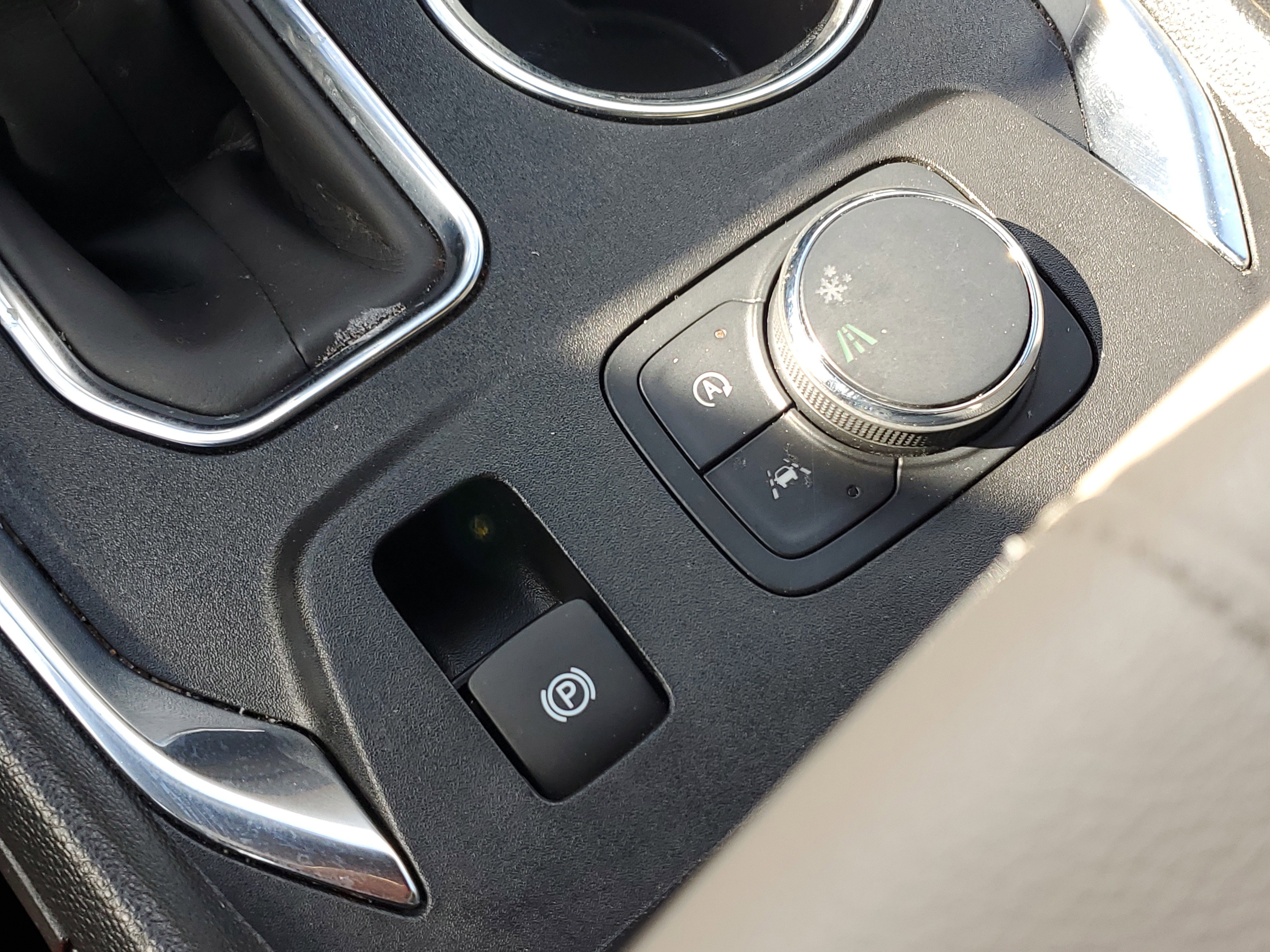 Used 2023 Chevrolet Traverse LS image 19