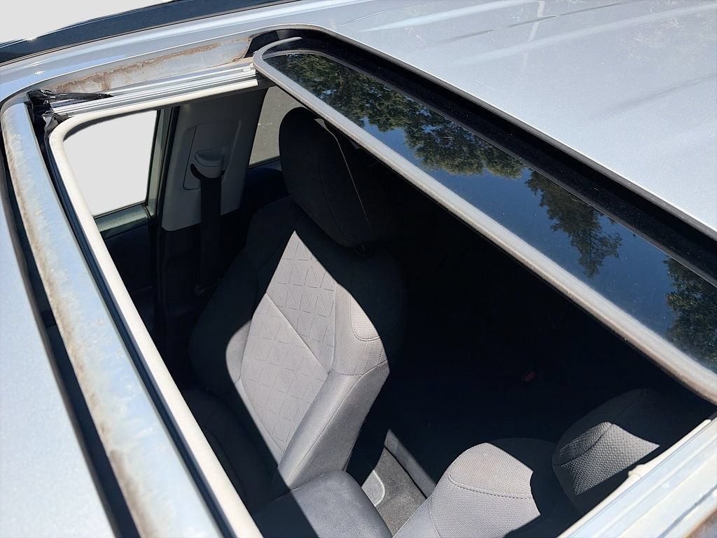 Used 2019 Toyota RAV4 XLE FWD image 21