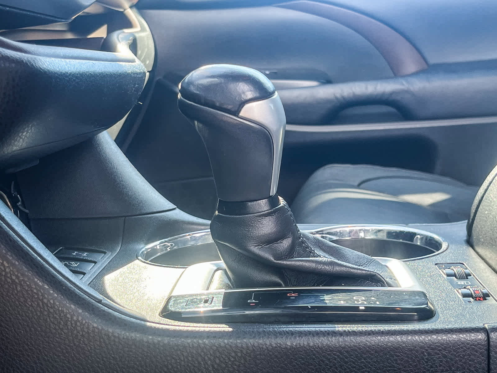 Used 2014 Toyota Highlander Limited Platinum image 22