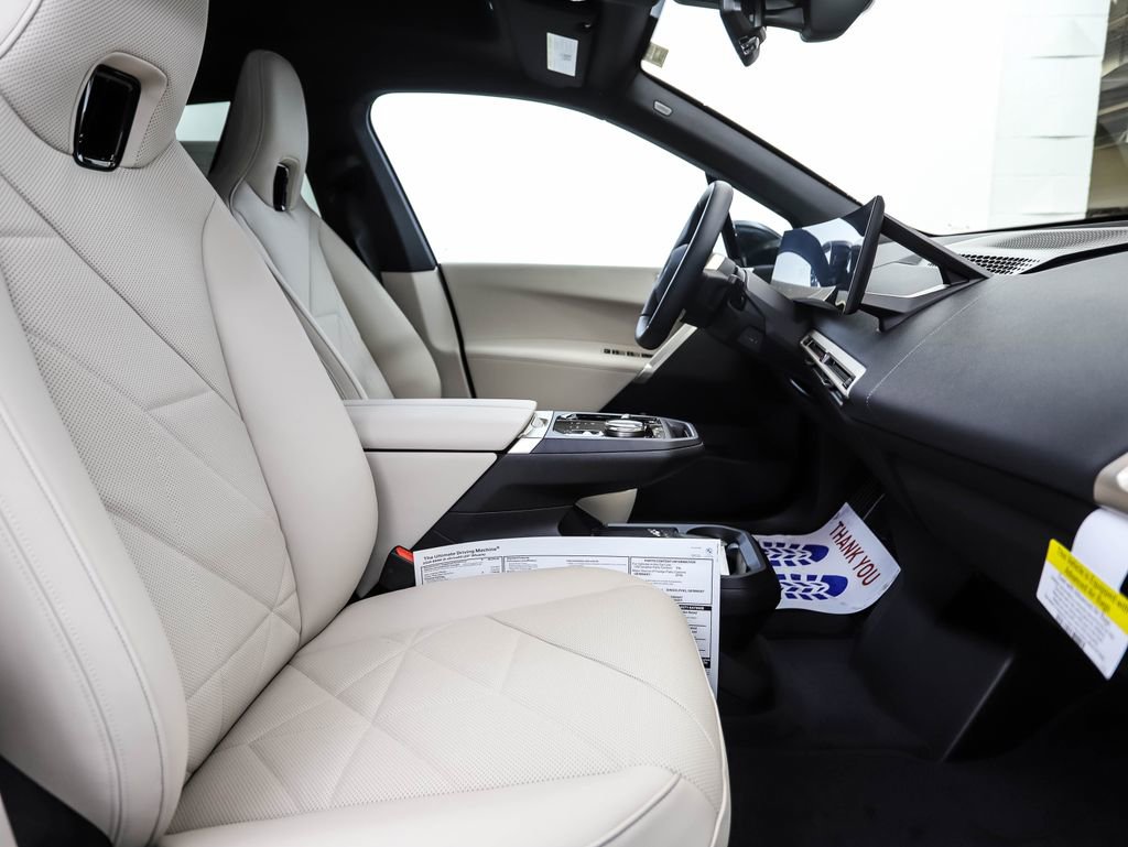 Used 2026 BMW iX xDrive60 w/ Premium Package image 31