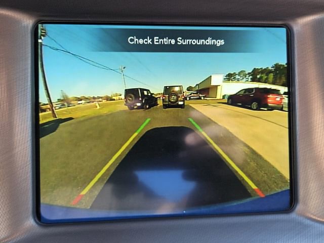 Used 2023 Dodge Charger R/T w/ Harman/Kardon Audio Group image 18