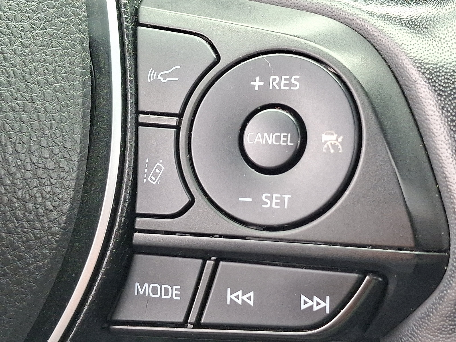 Used 2023 Toyota RAV4 SE w/ Weather & Moonroof Package AWD/4WD image 23
