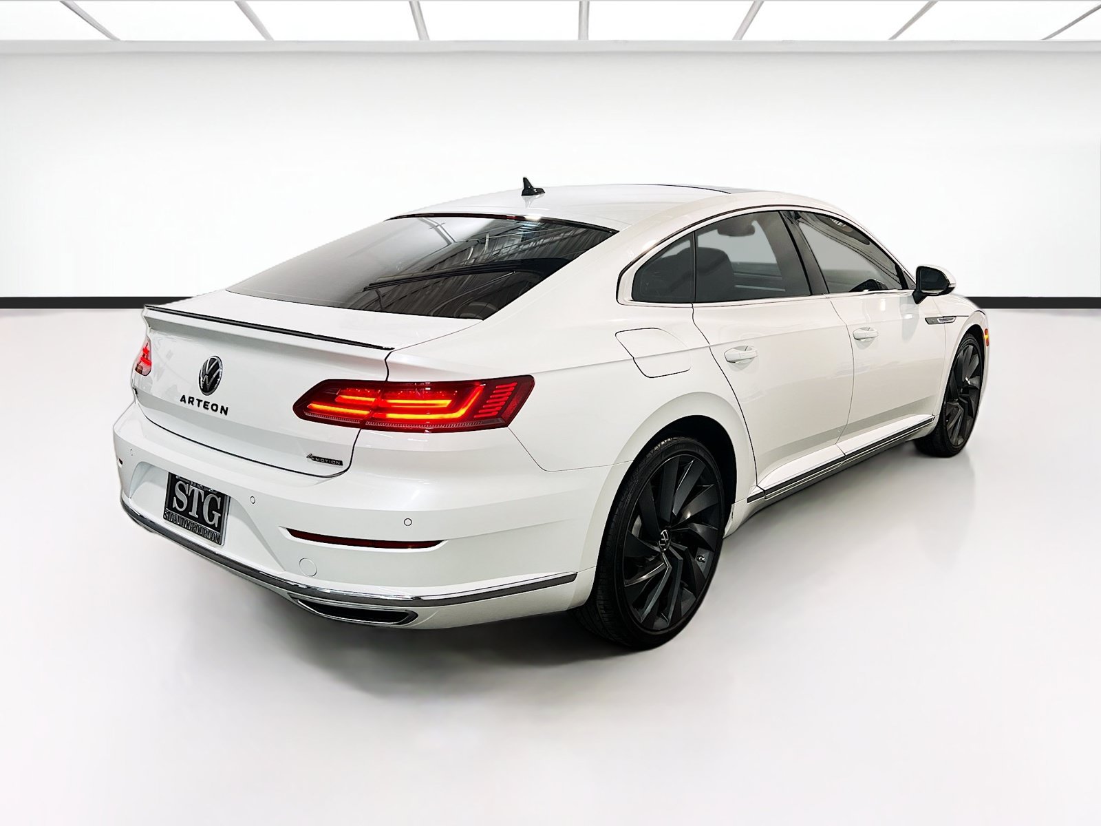 Used 2022 Volkswagen Arteon SEL w/ Black Wheel Package AWD/4WD image 4