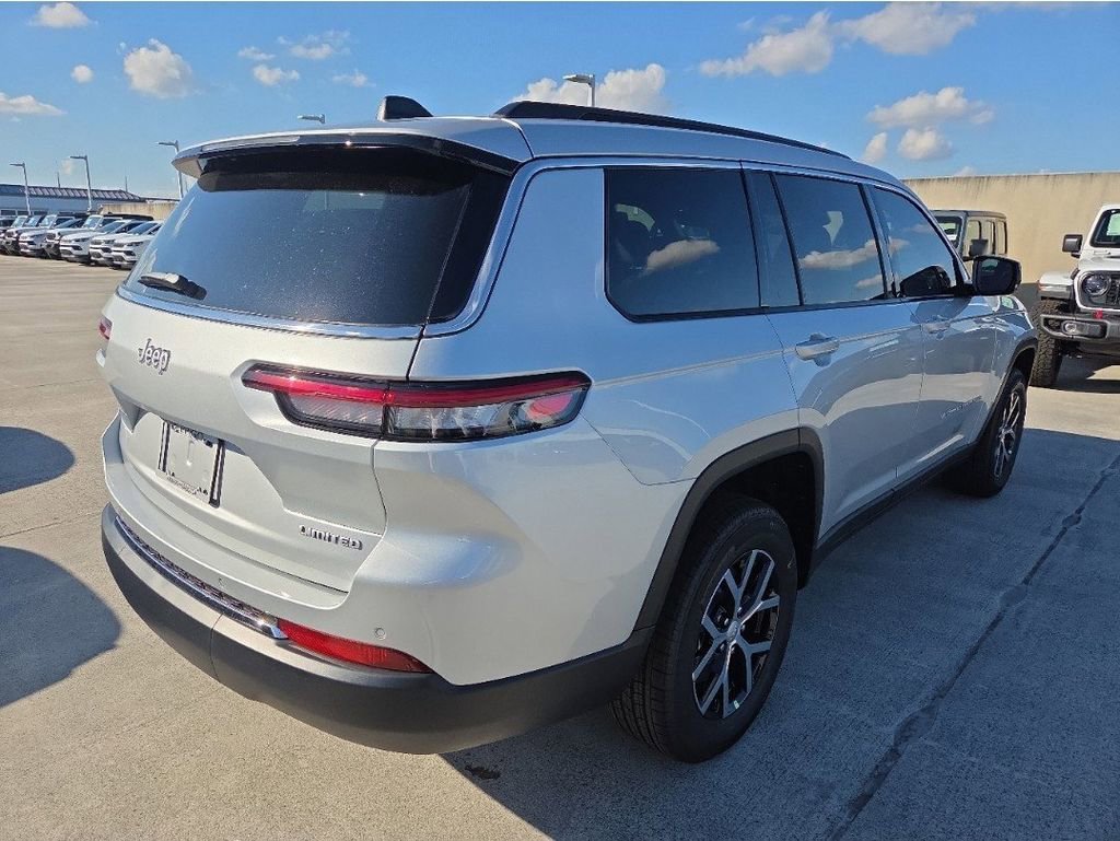 New 2025 Jeep Grand Cherokee Limited image 5