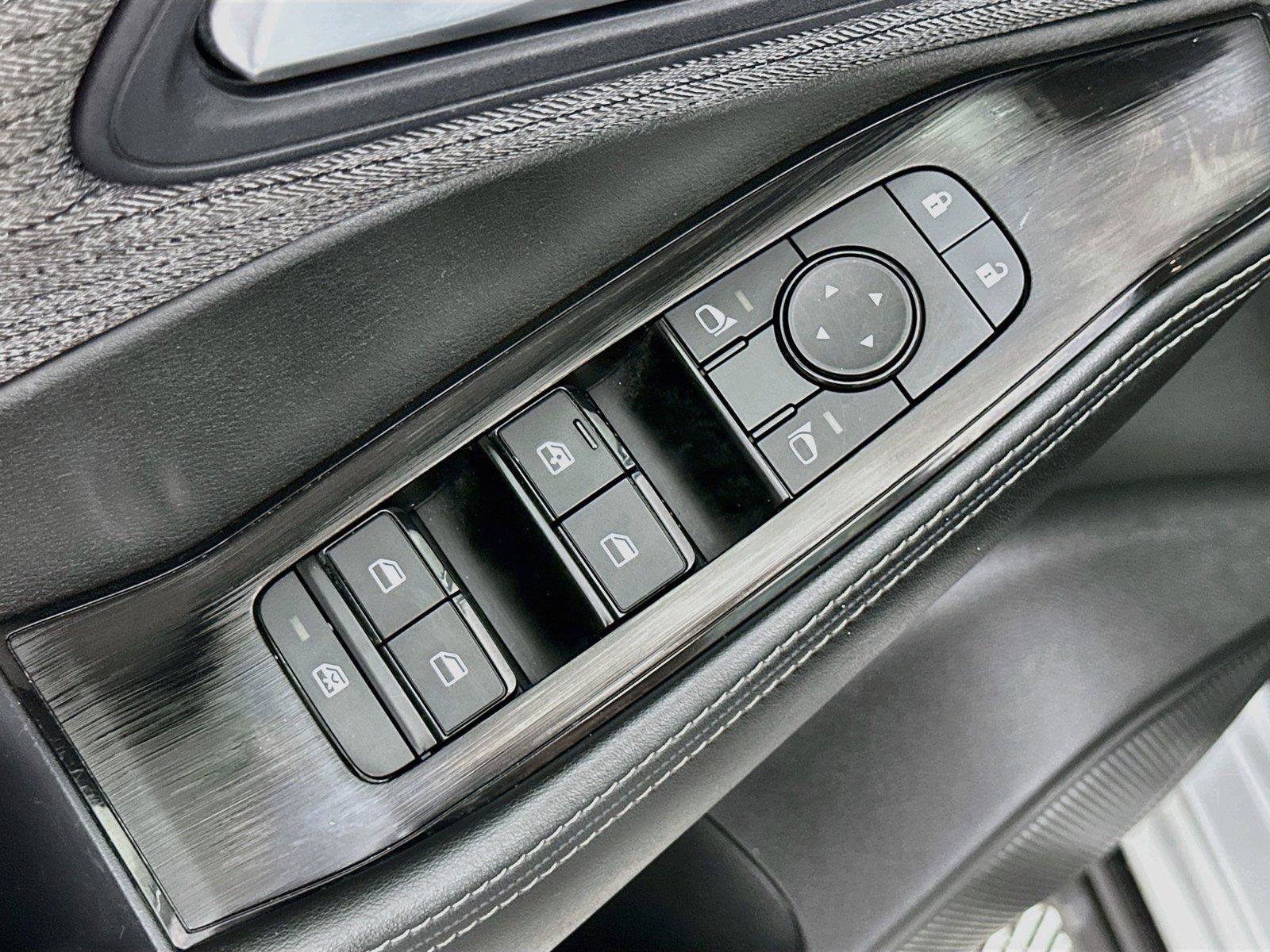 Used 2023 Nissan Rogue SV AWD/4WD image 19