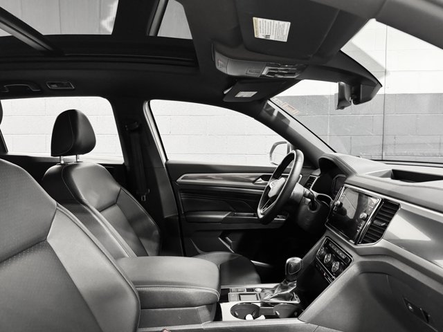 Used 2020 Volkswagen Atlas Cross Sport SEL R-Line FWD image 20
