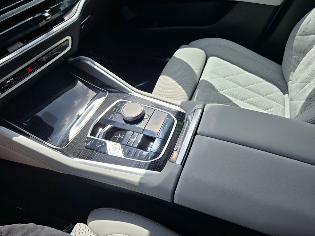 Used 2026 BMW X6 xDrive40i image 25