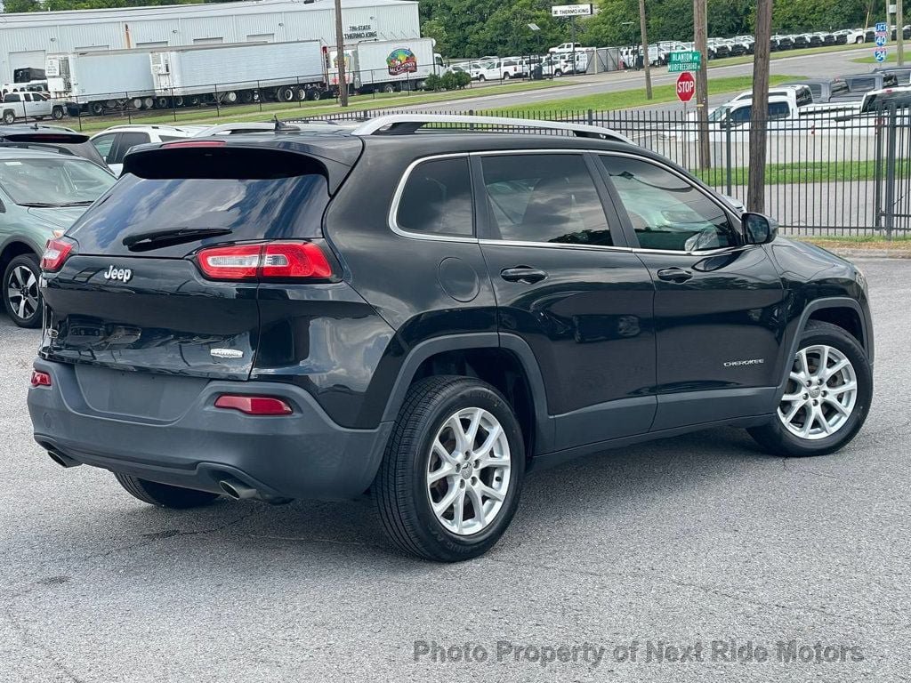 Used 2014 Jeep Cherokee Latitude FWD image 2