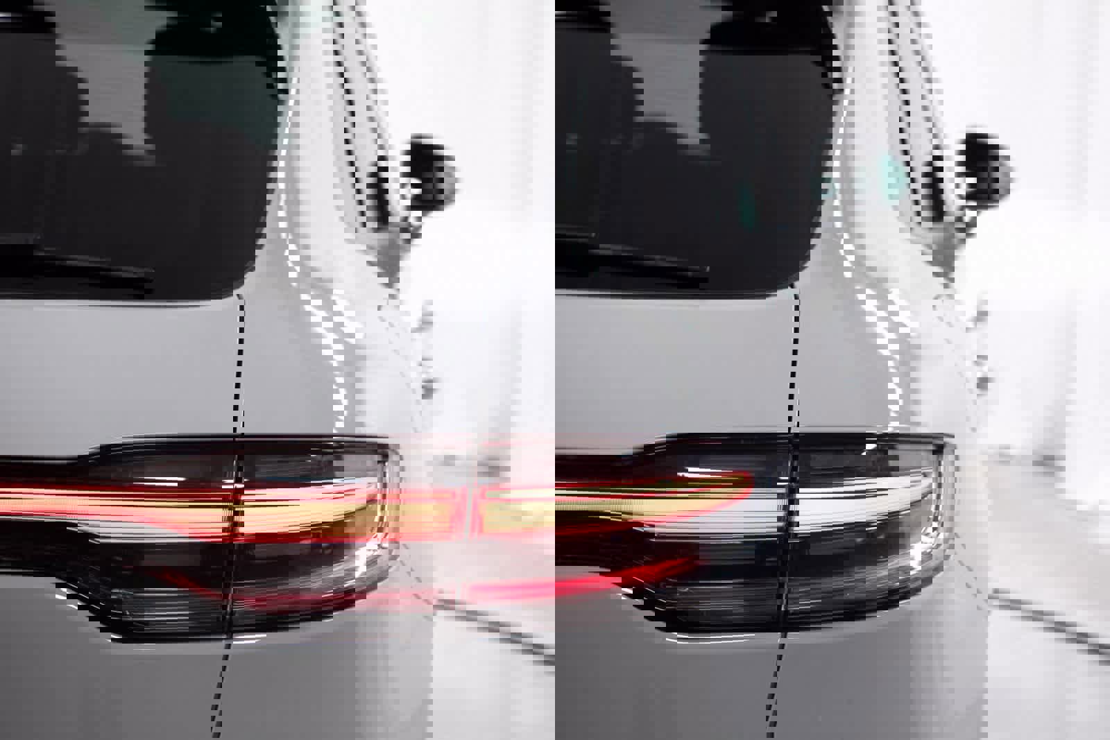 Certified 2025 Porsche Macan image 38