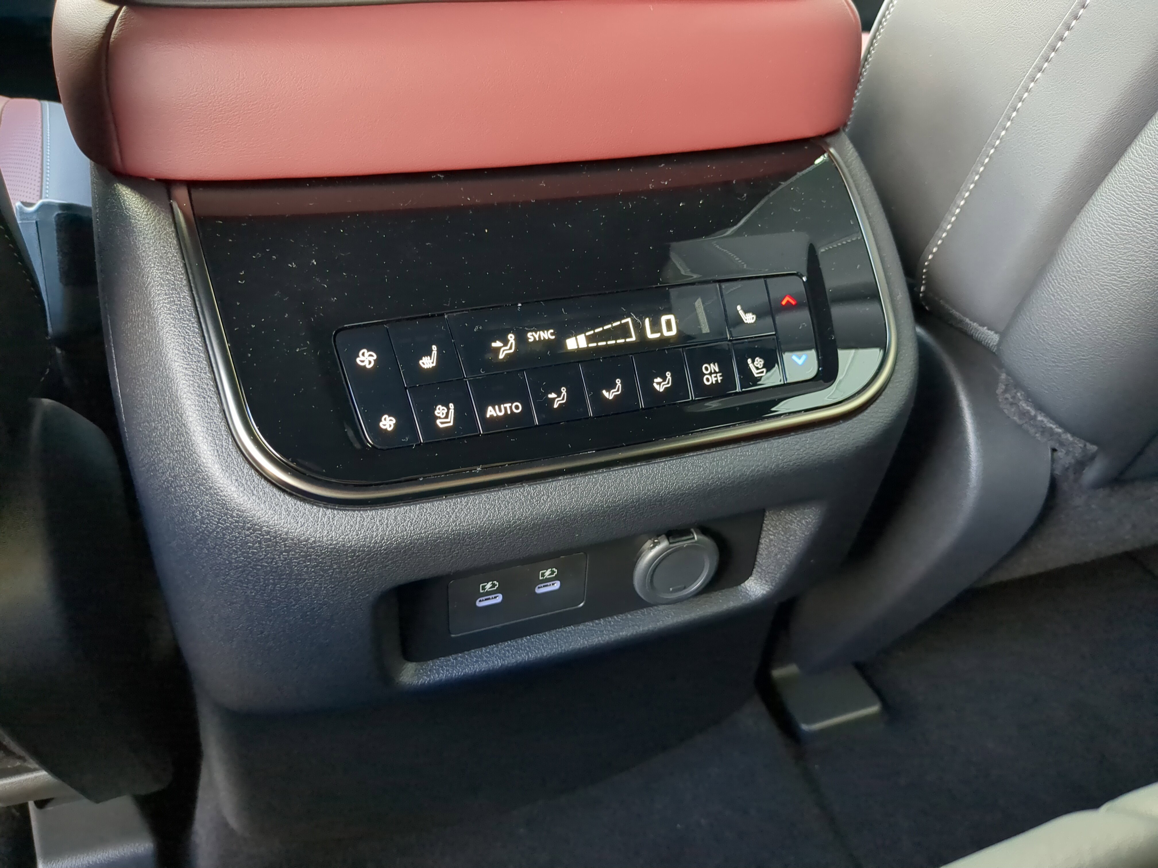 New 2026 INFINITI QX80 Autograph w/ Premium Cargo Package image 15