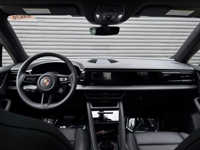 New 2026 Porsche Macan 4 Electric image 13