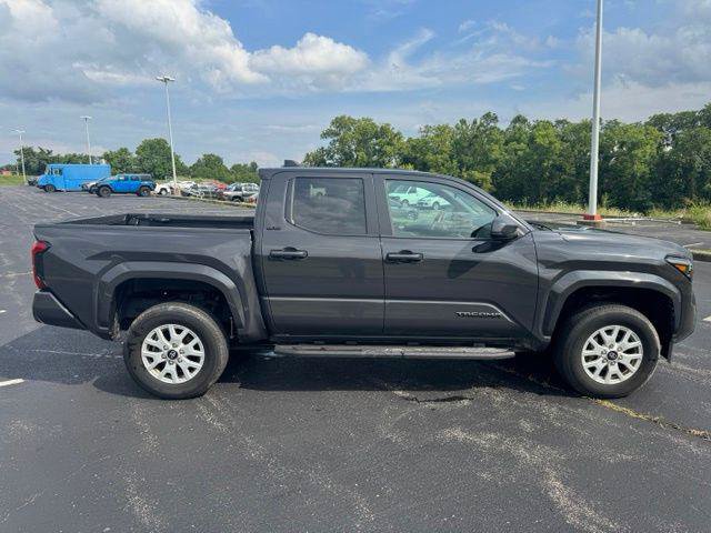 Certified 2024 Toyota Tacoma SR5 AWD/4WD image 2