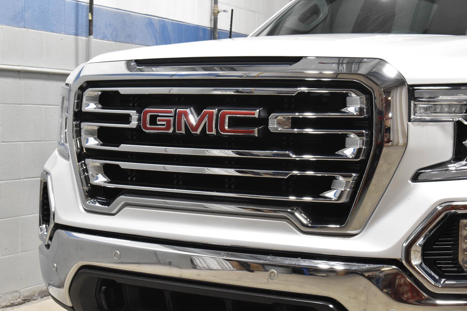 Used 2021 GMC Sierra 1500 SLT w/ SLT Premium Plus Package AWD/4WD image 31