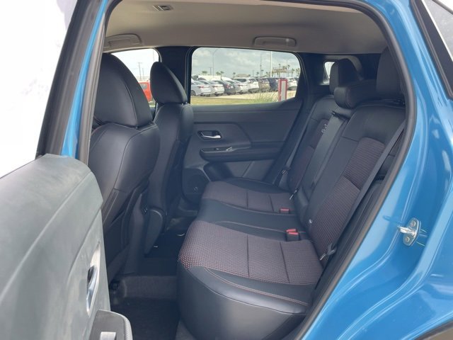 New 2025 Nissan Kicks SR image 19