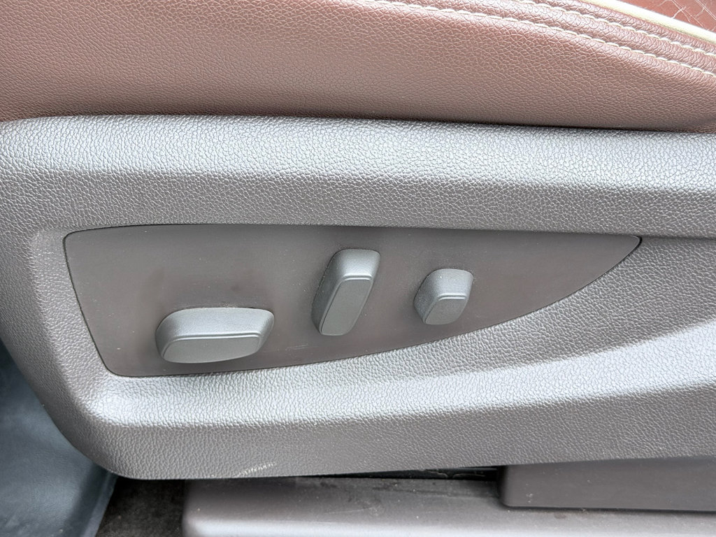 Used 2015 Chevrolet Silverado 1500 High Country w/ High Country Premium Package image 24