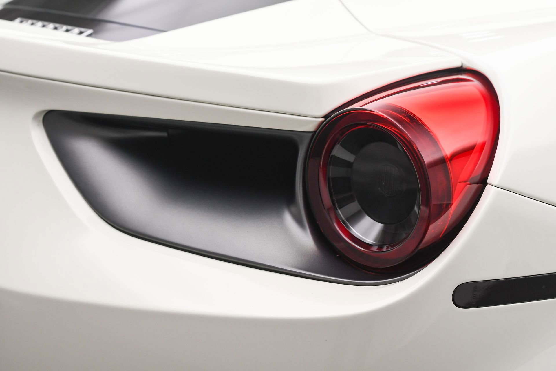 Used 2016 Ferrari 488 GTB image 23