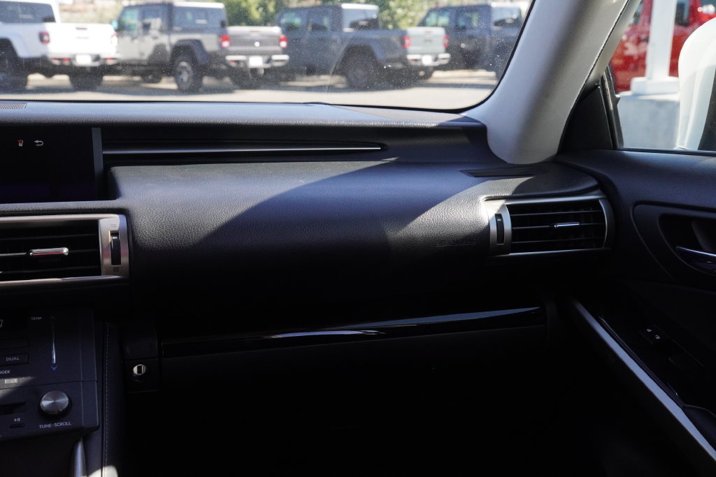 Used 2015 Lexus IS 250 RWD image 39