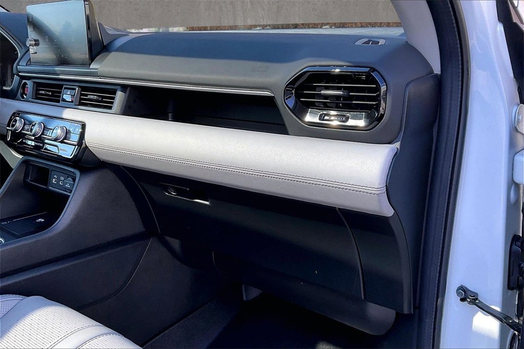 Used 2024 Honda Pilot Elite image 27