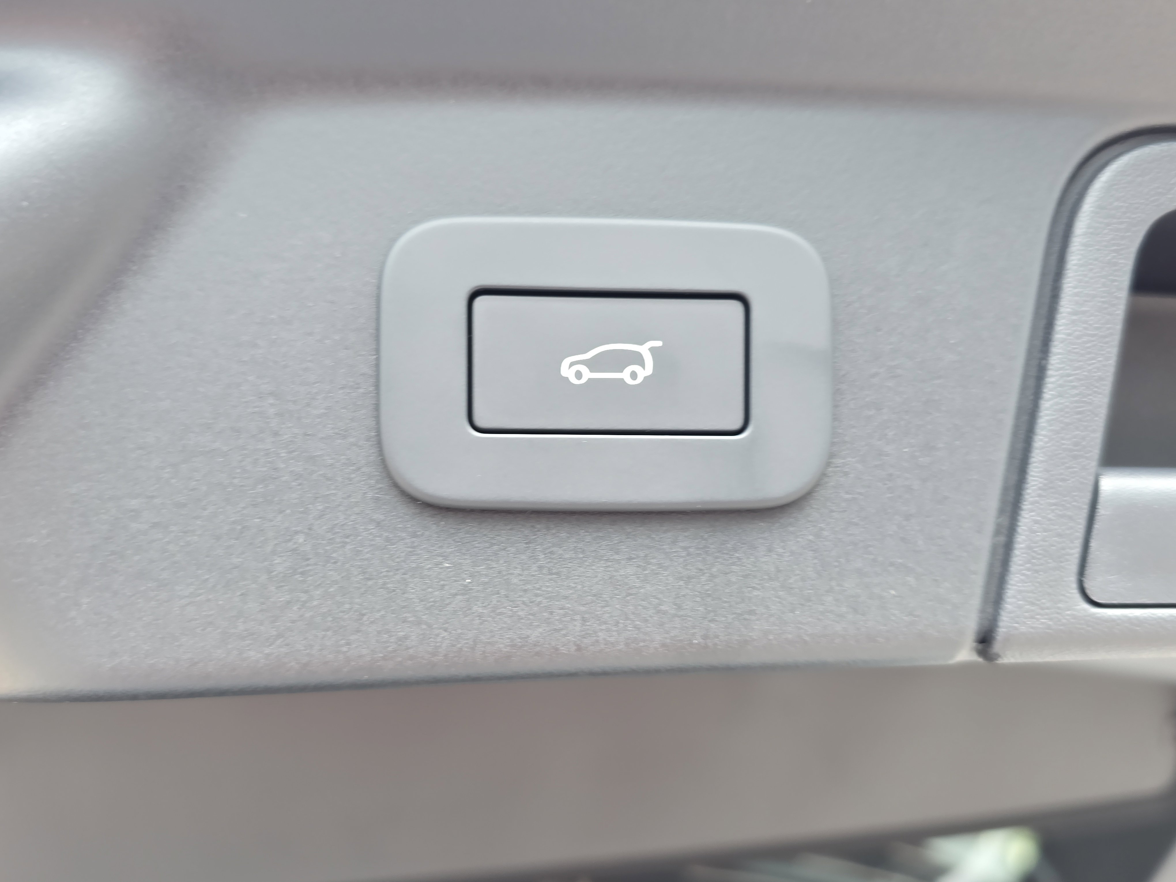 New 2026 Land Rover Range Rover Velar Dynamic SE image 13