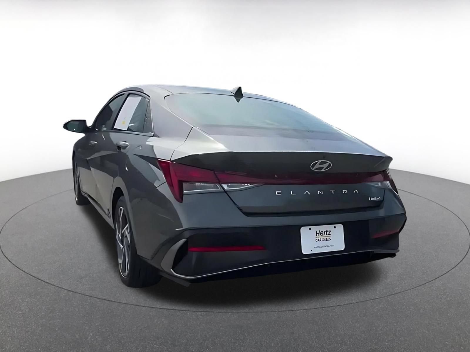 Used 2025 Hyundai Elantra Limited FWD image 11