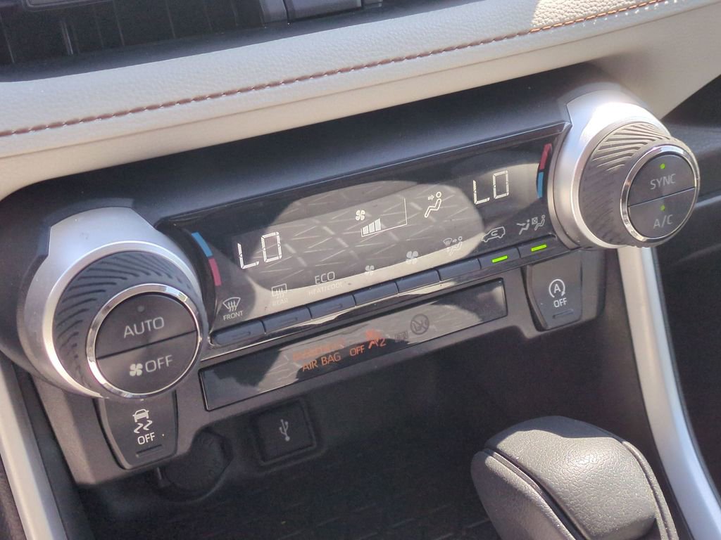 Used 2021 Toyota RAV4 XLE image 20