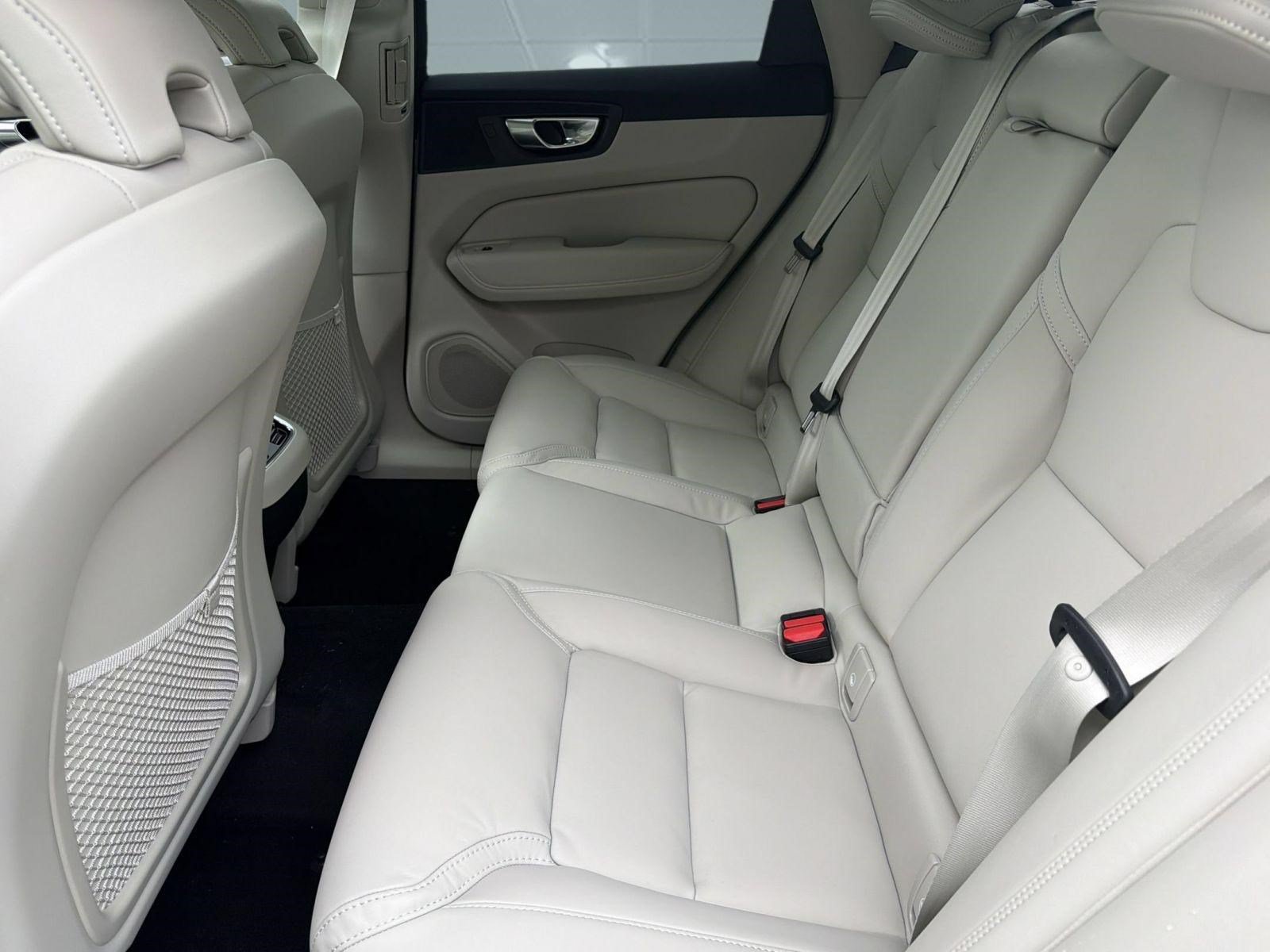 New 2027 Volvo XC60 B5 Ultra AWD/4WD image 21