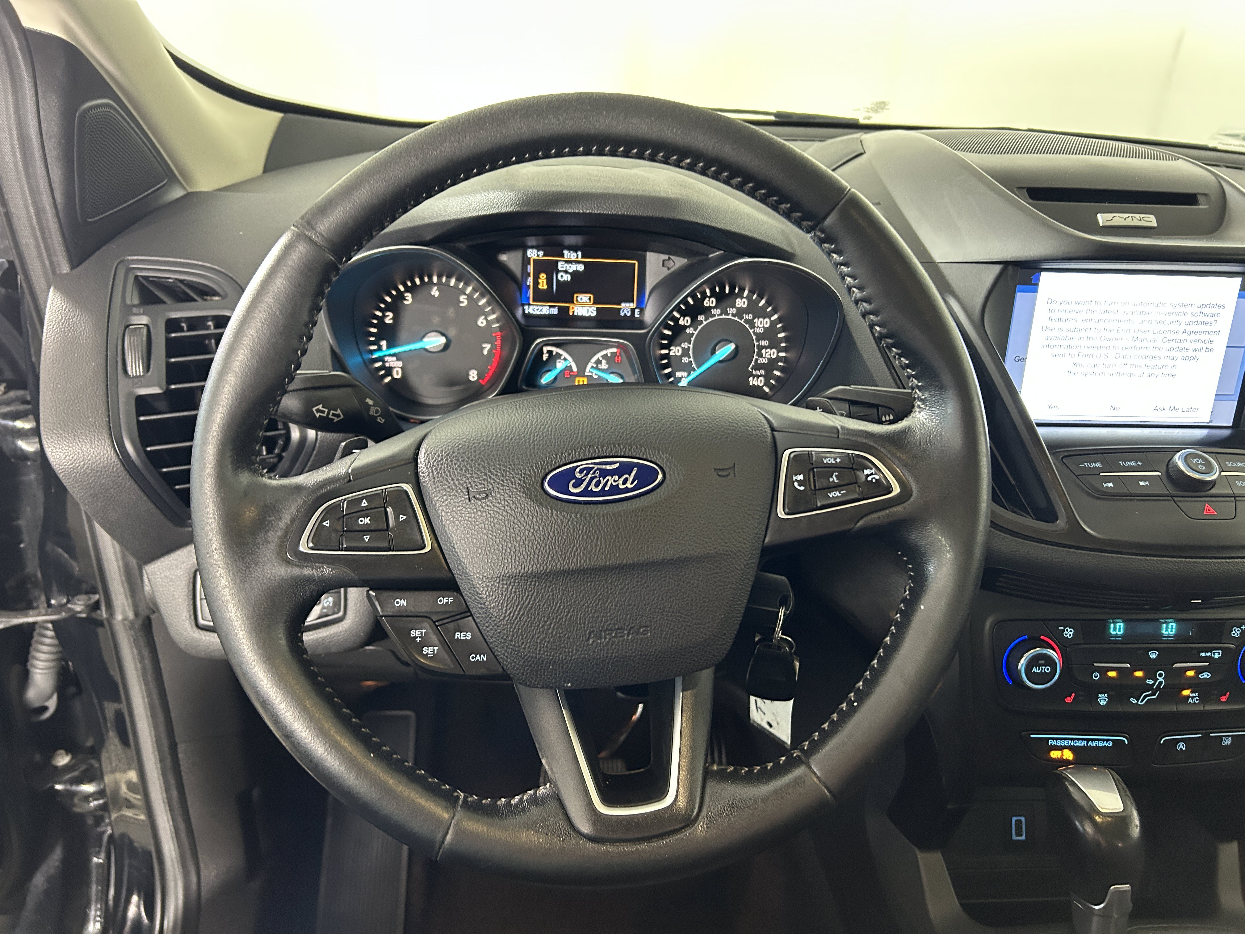 Used 2017 Ford Escape SE w/ Equipment Group 201A AWD/4WD image 12
