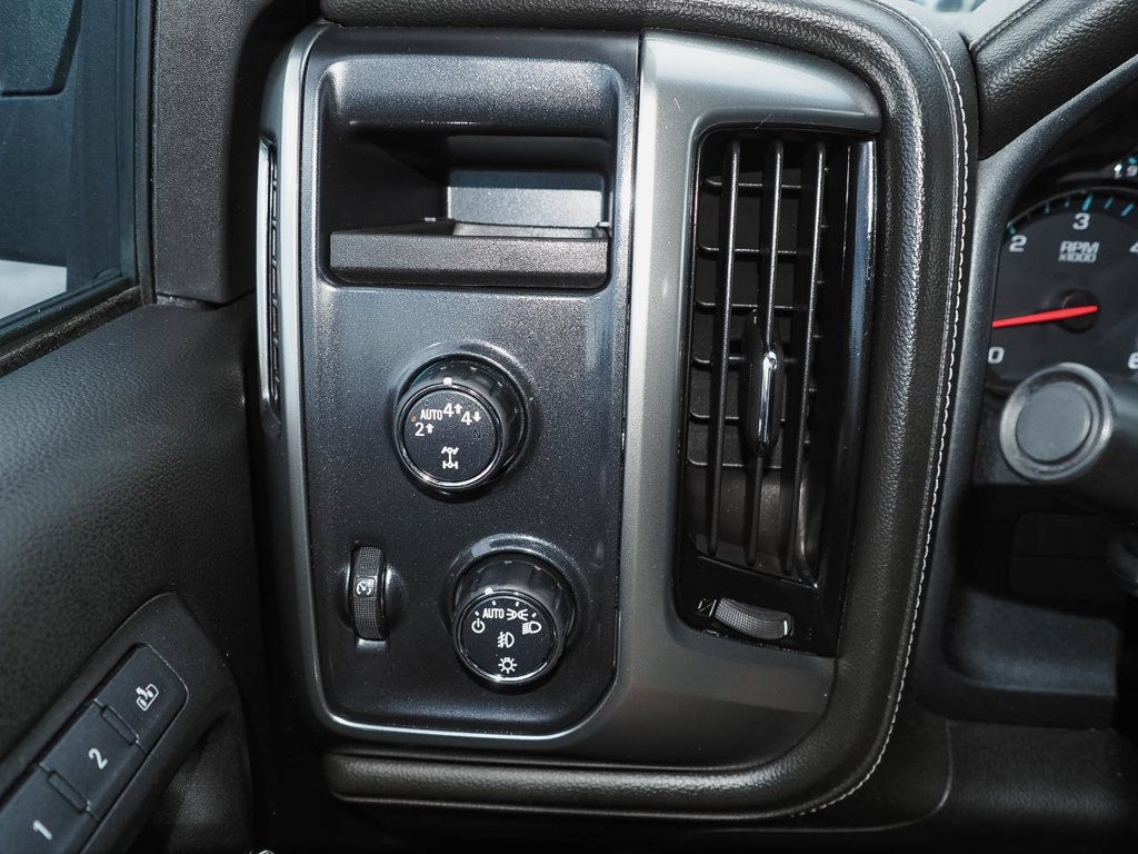 Used 2018 Chevrolet Silverado 1500 LTZ w/ Sport Package AWD/4WD image 26