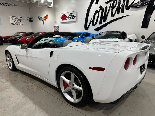 Used 2011 Chevrolet Corvette Convertible w/ Preferred Equipment Group RWD image 3