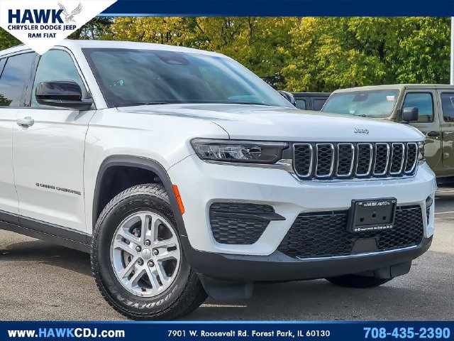 Certified 2025 Jeep Grand Cherokee Laredo AWD/4WD image 2