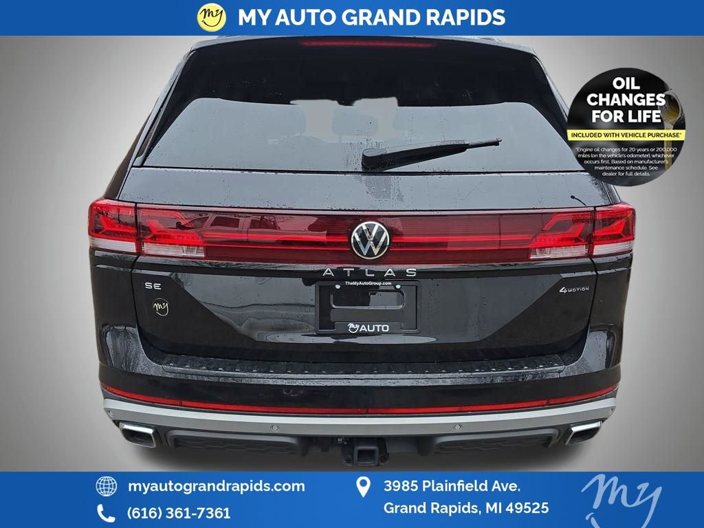 Used 2024 Volkswagen Atlas Peak Edition SE image 6
