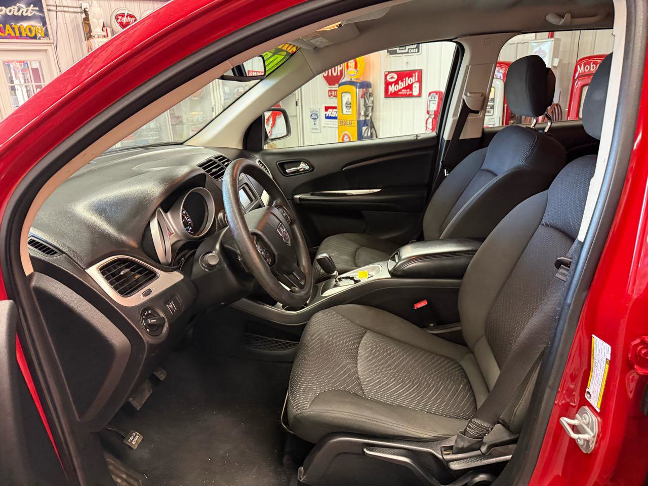 Used 2019 Dodge Journey SE FWD image 11