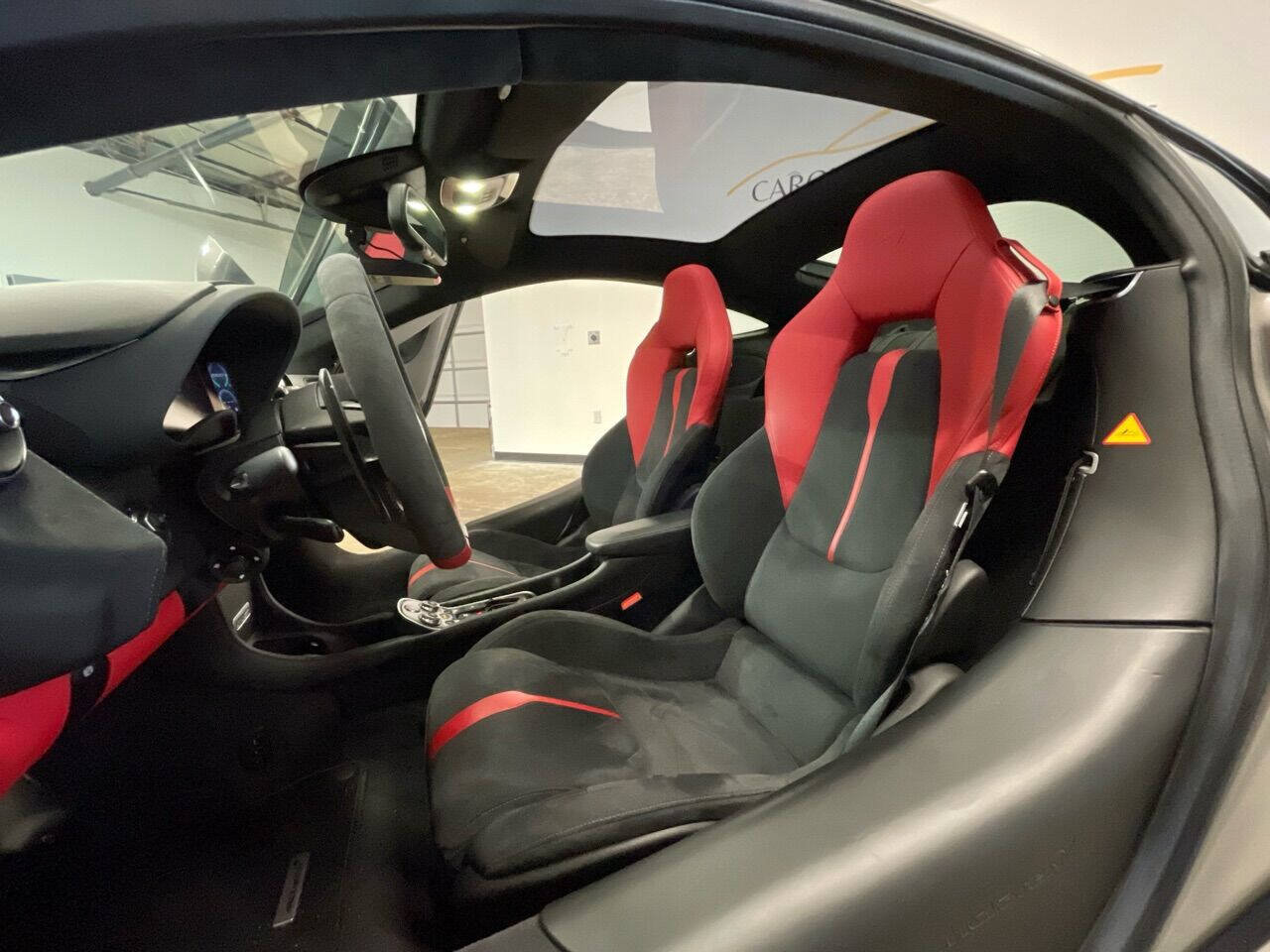 Used 2017 McLaren 570S RWD image 28