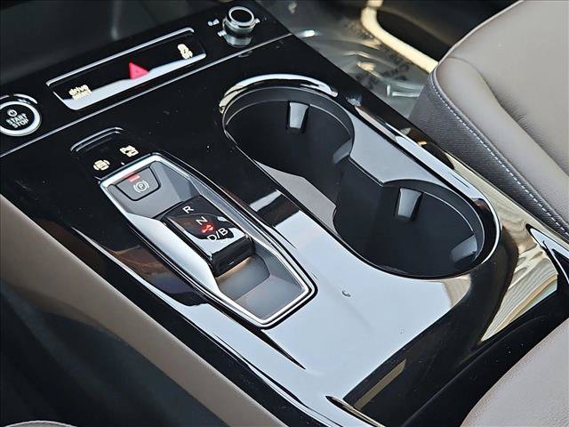Used 2025 Audi Q6 e-tron Premium Plus w/ Premium Plus AWD/4WD image 16