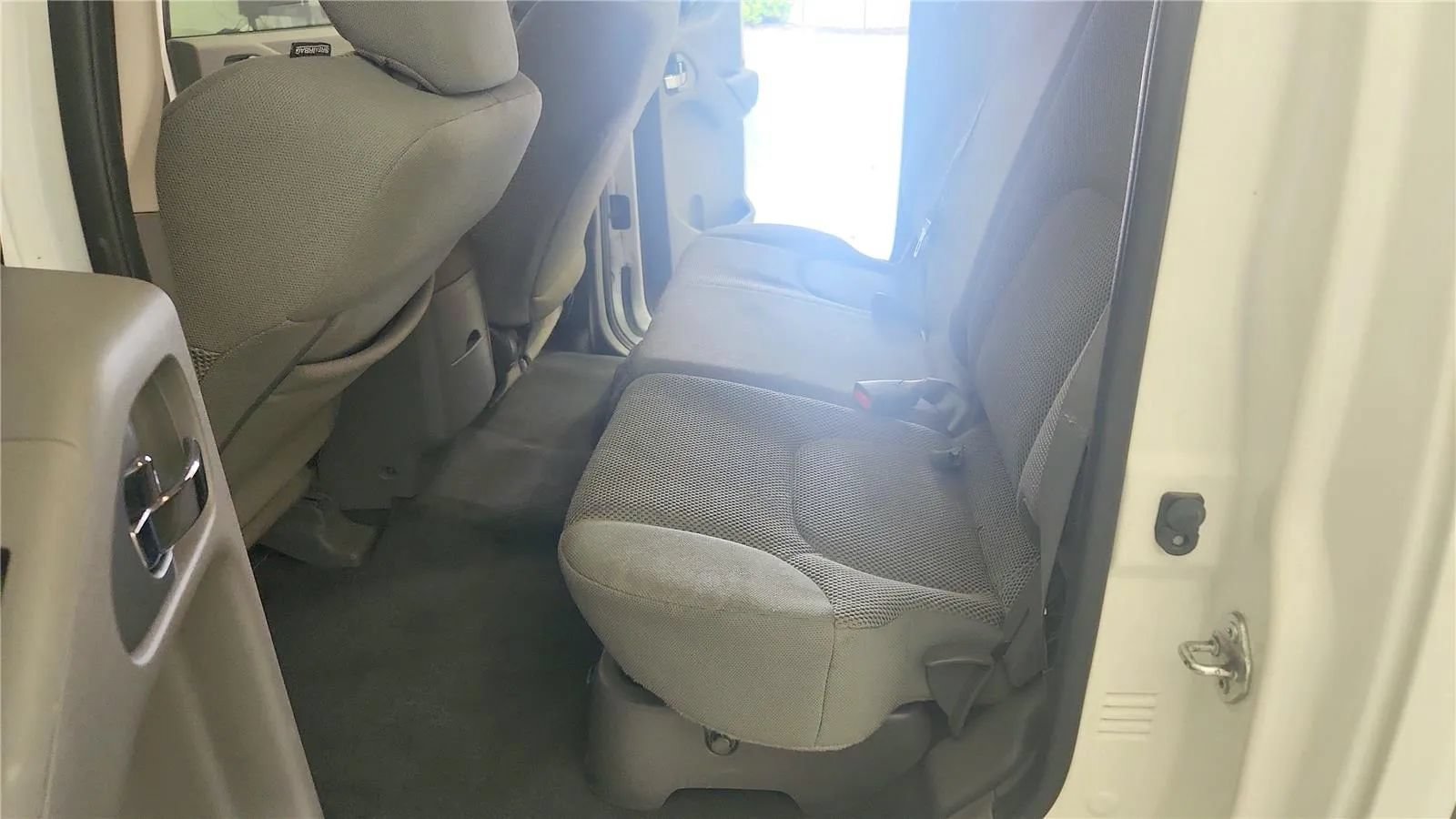 Used 2021 Nissan Frontier SV w/ Midnight Edition Floor Mats AWD/4WD image 33
