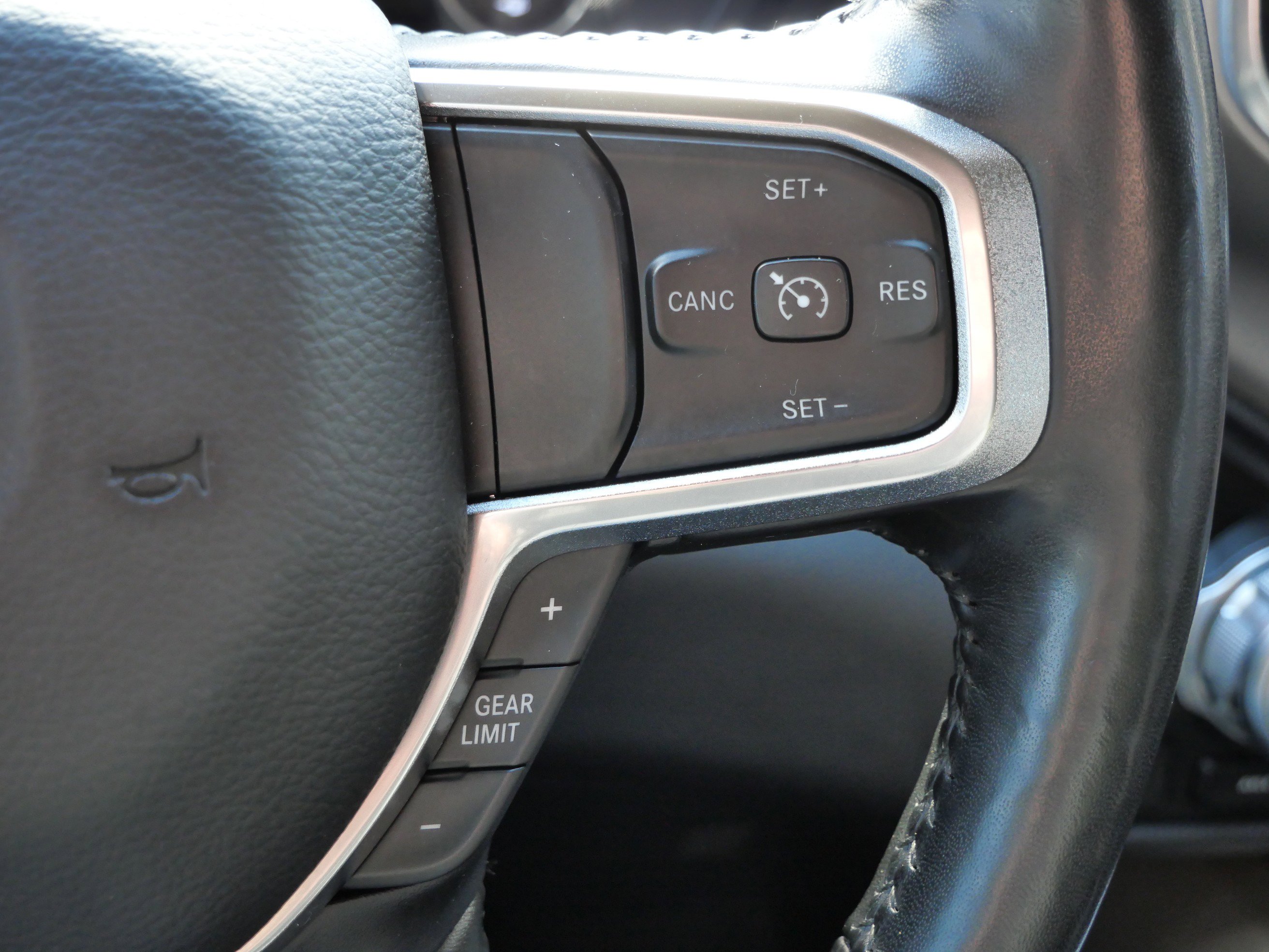 Used 2019 RAM 1500 Laramie image 28