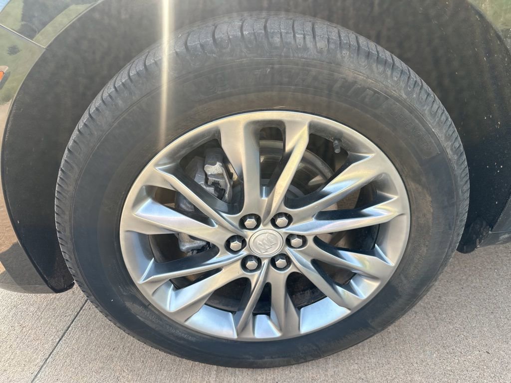 Used 2022 Buick Enclave Avenir w/ Avenir Technology Package image 13