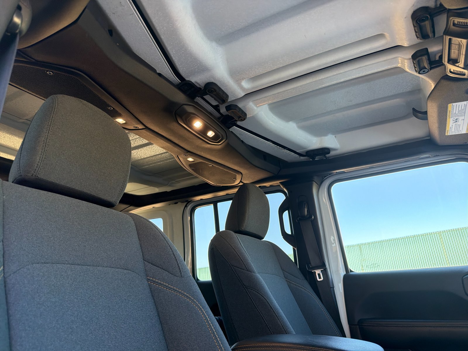 Used 2024 Jeep Wrangler Unlimited Sahara AWD/4WD image 16