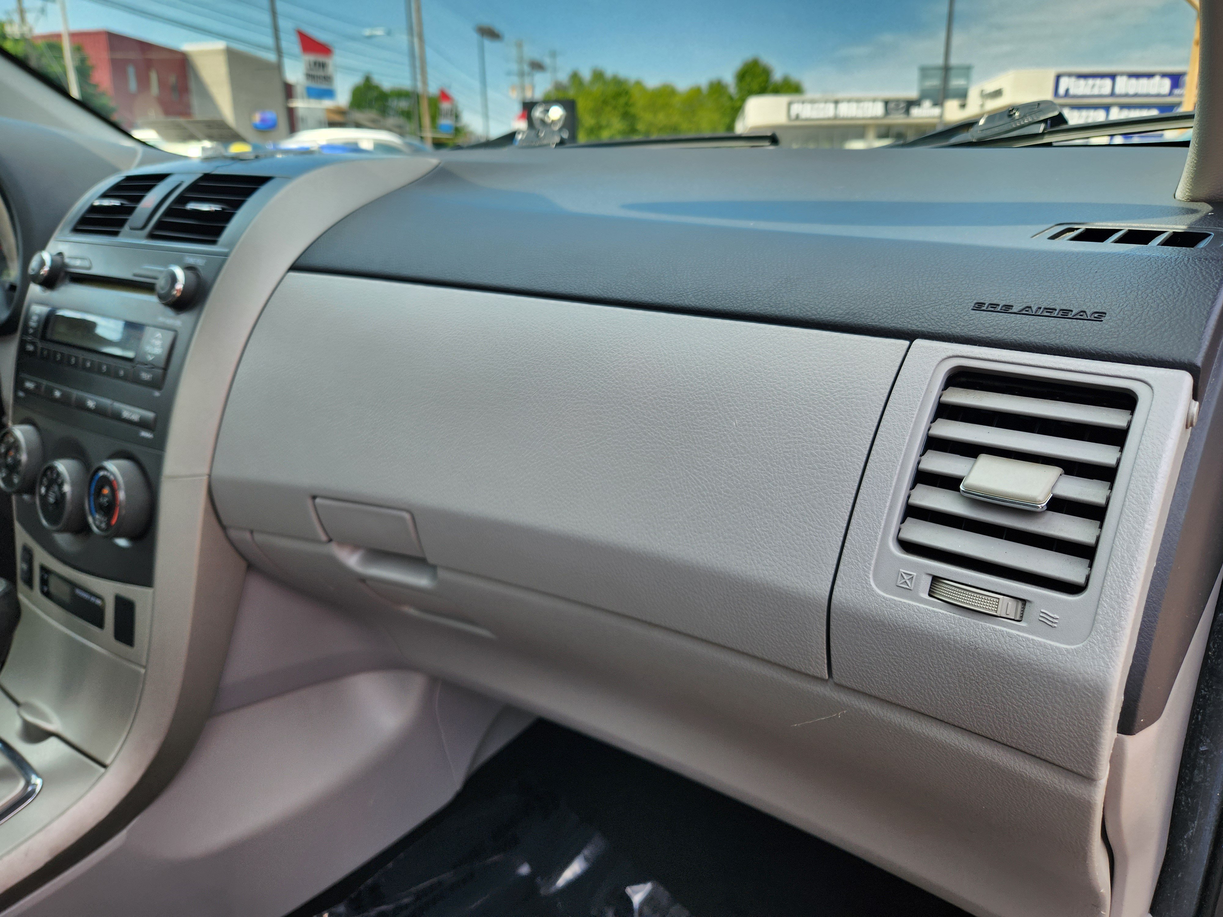 Used 2011 Toyota Corolla LE FWD image 17