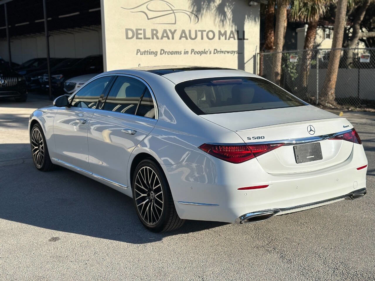 Used 2025 Mercedes-Benz S 580 4MATIC Sedan image 6