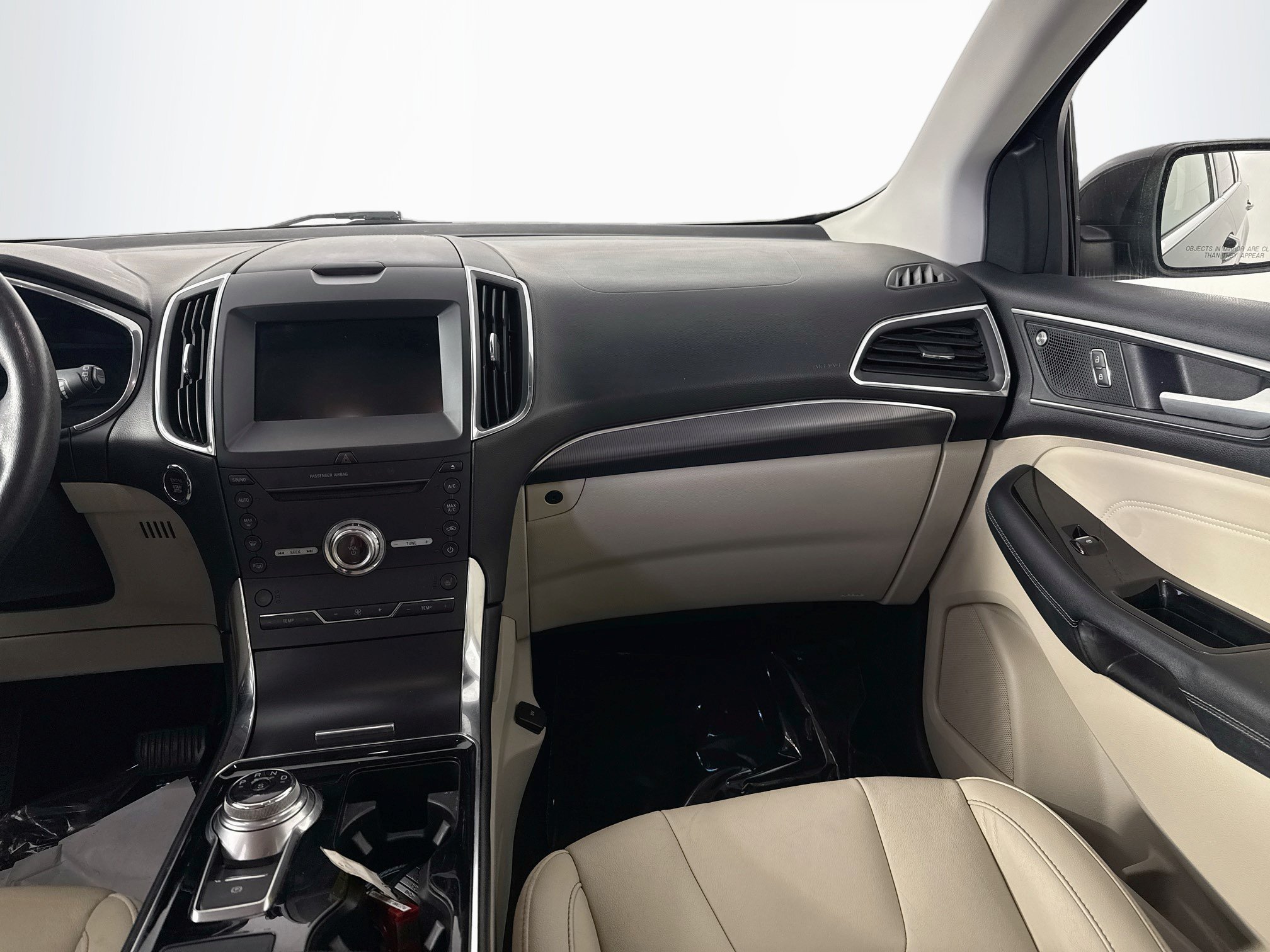 Used 2019 Ford Edge Titanium w/ Cold Weather Package AWD/4WD image 23