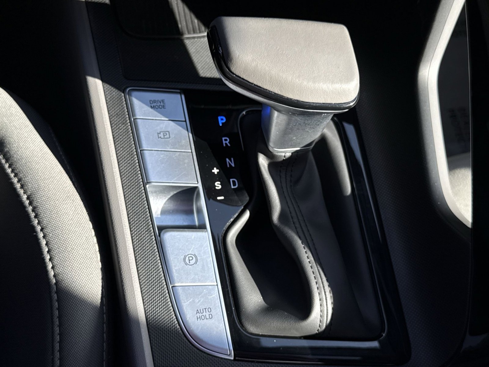 Certified 2025 Hyundai Elantra SEL image 22