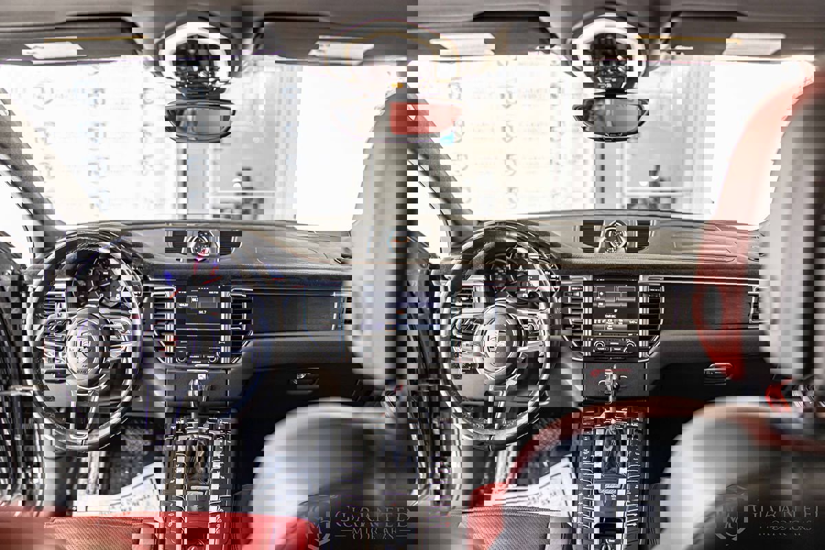 Used 2018 Porsche Macan GTS w/ Premium Package Plus image 37