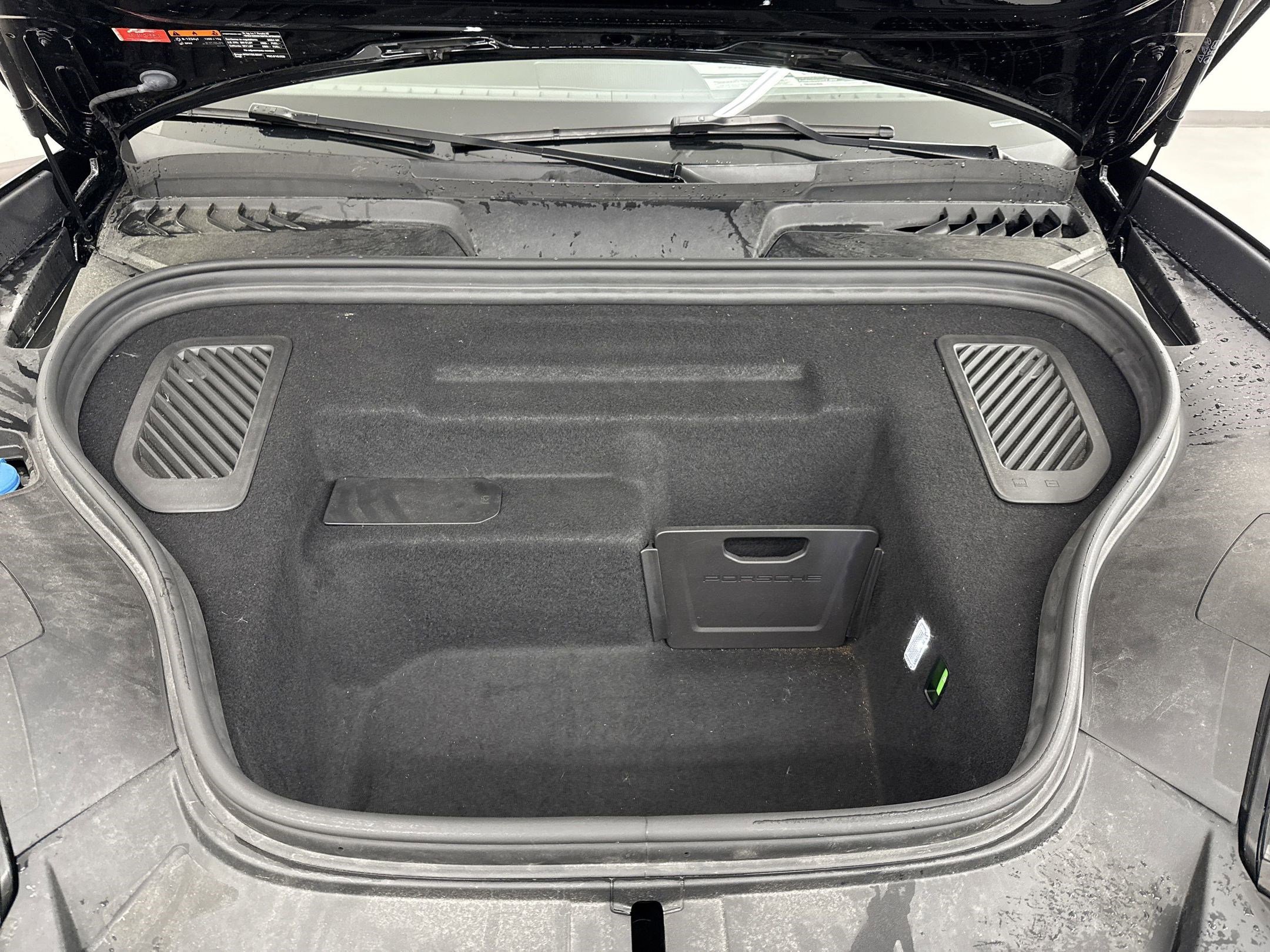 Used 2024 Porsche Macan 4 Electric image 38