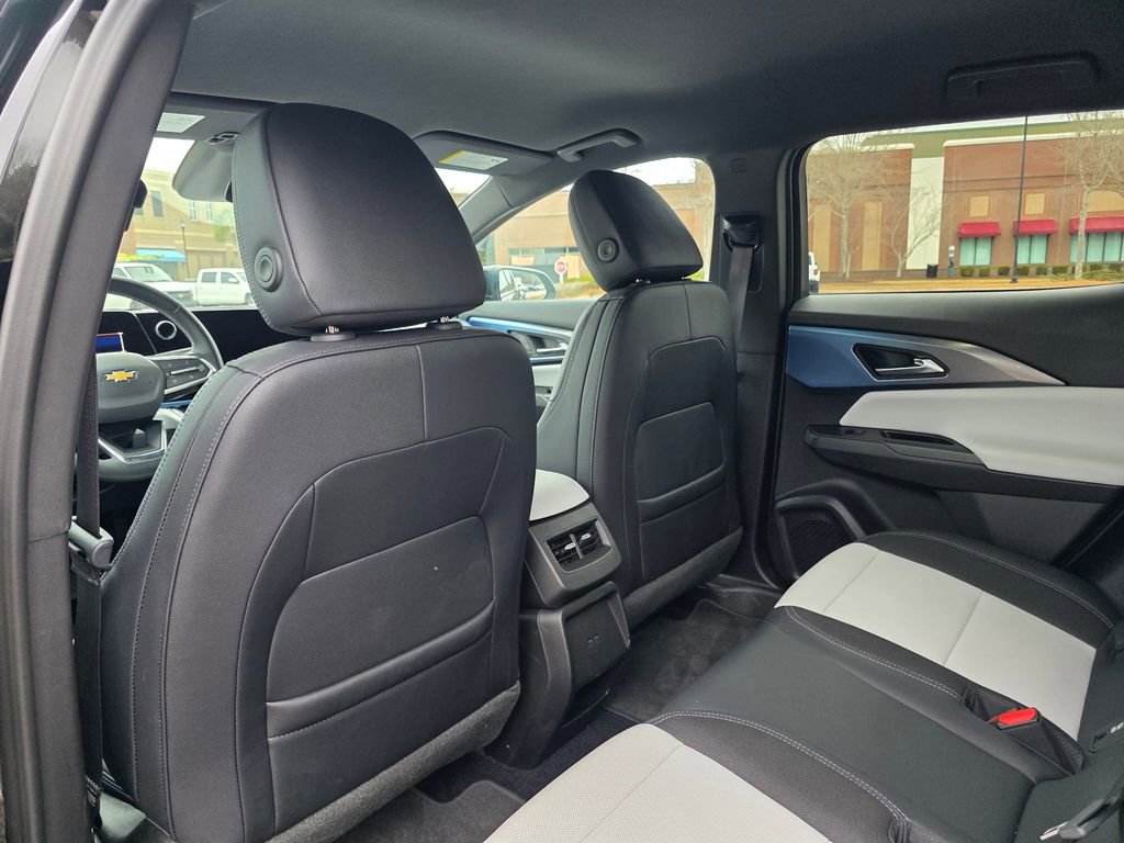 Used 2025 Chevrolet Equinox EV LT image 26